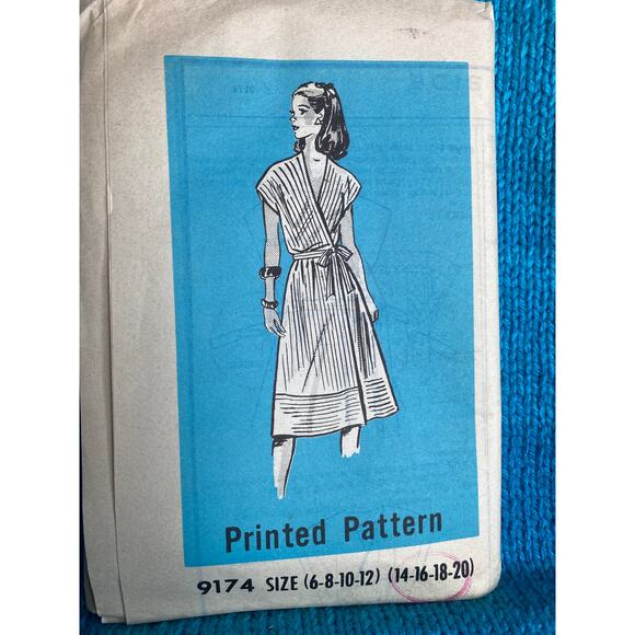 Sewing pattern 9174 wrap dress 1970s size 14 16 18 20 - Picture 1 of 2